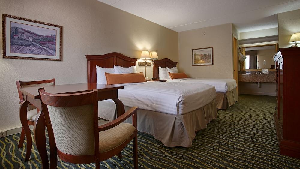 Best Western Point South Ємассі Екстер'єр фото