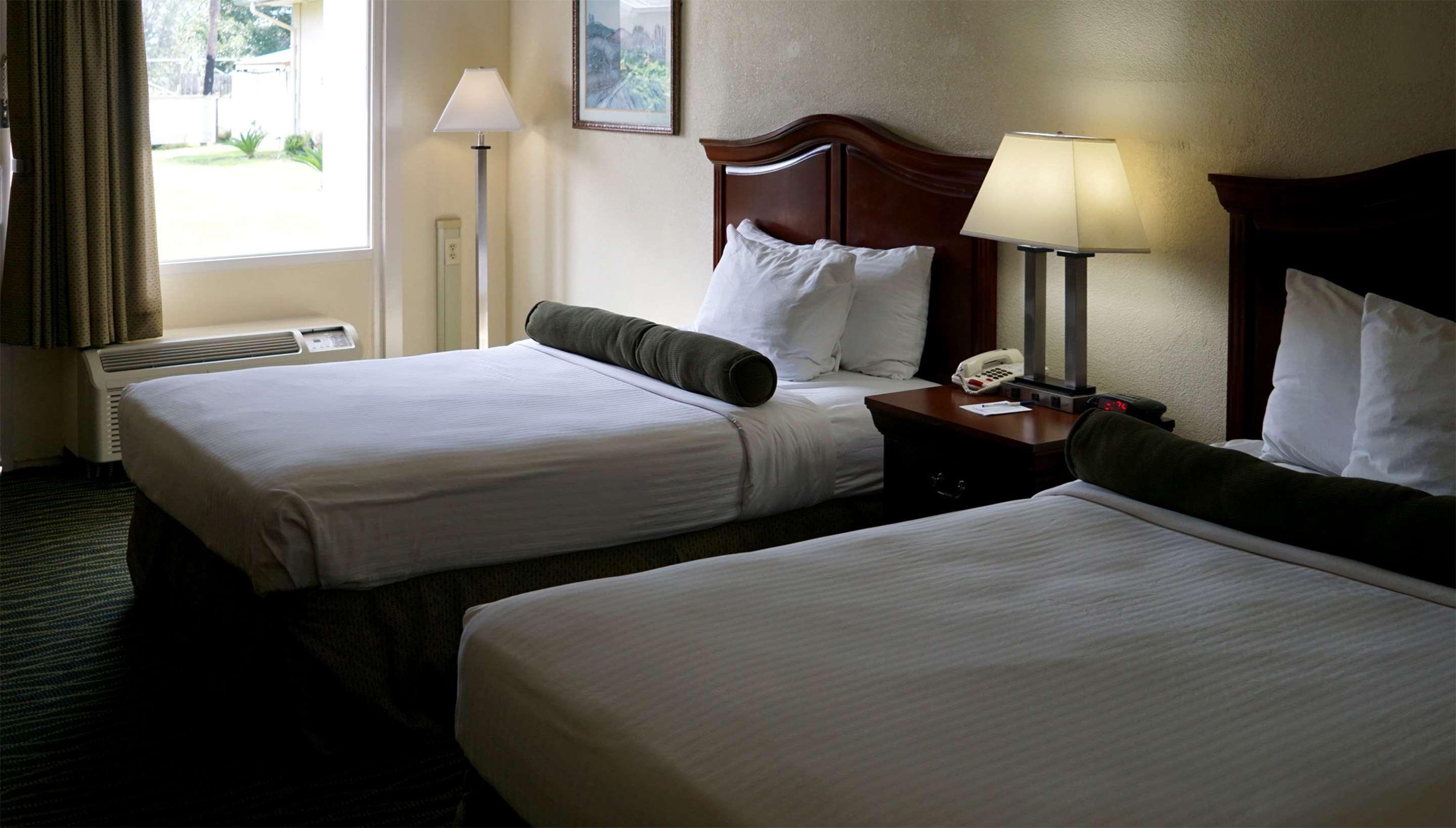 Best Western Point South Ємассі Екстер'єр фото