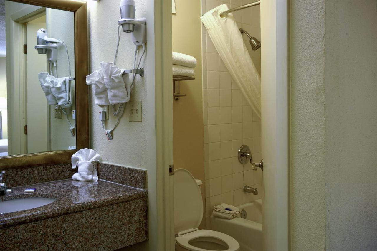 Best Western Point South Ємассі Екстер'єр фото